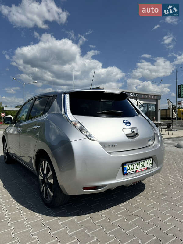 Хэтчбек Nissan Leaf 2016 в Мукачево