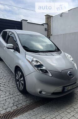 Хэтчбек Nissan Leaf 2014 в Днепре