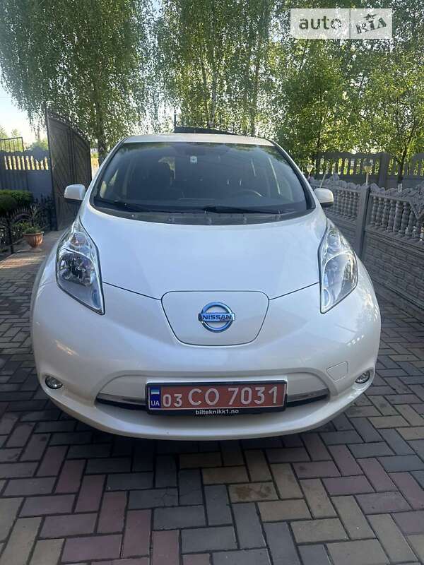 Хетчбек Nissan Leaf 2015 в Луцьку