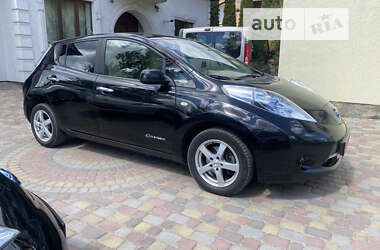 Хетчбек Nissan Leaf 2012 в Чернівцях