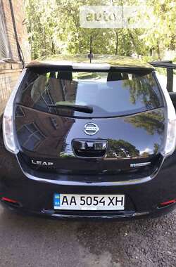 Хэтчбек Nissan Leaf 2017 в Киеве