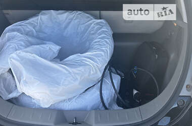 Хэтчбек Nissan Leaf 2012 в Ровно