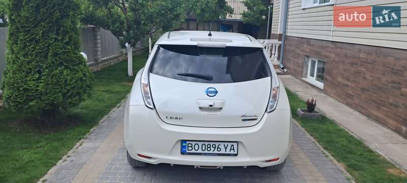 Хетчбек Nissan Leaf 2015 в Тернополі