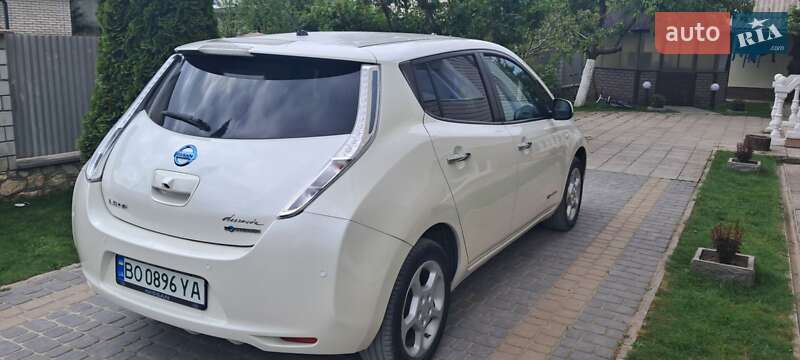 Хетчбек Nissan Leaf 2015 в Тернополі