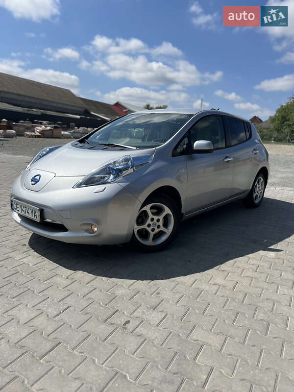 Хэтчбек Nissan Leaf 2012 в Сокирянах