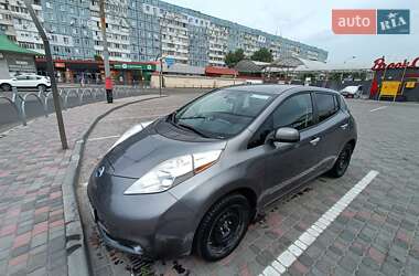 Хетчбек Nissan Leaf 2014 в Дніпрі