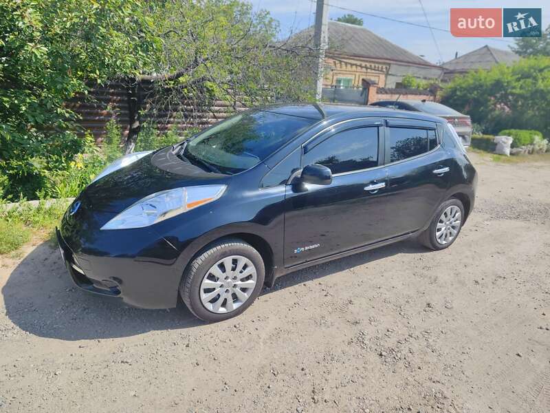 Хэтчбек Nissan Leaf 2014 в Кропивницком