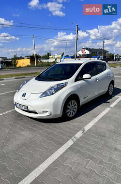 Хэтчбек Nissan Leaf 2015 в Киеве