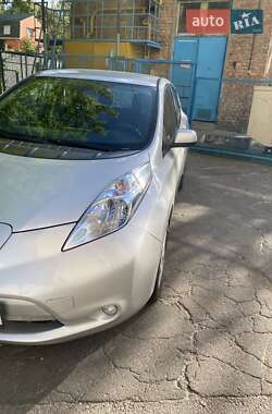 Хетчбек Nissan Leaf 2013 в Києві