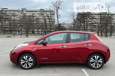 Хэтчбек Nissan Leaf 2015 в Киеве