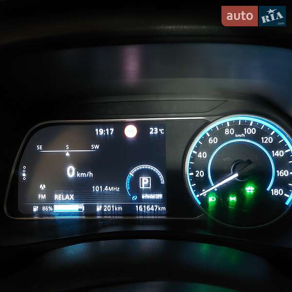 Хэтчбек Nissan Leaf 2019 в Корце