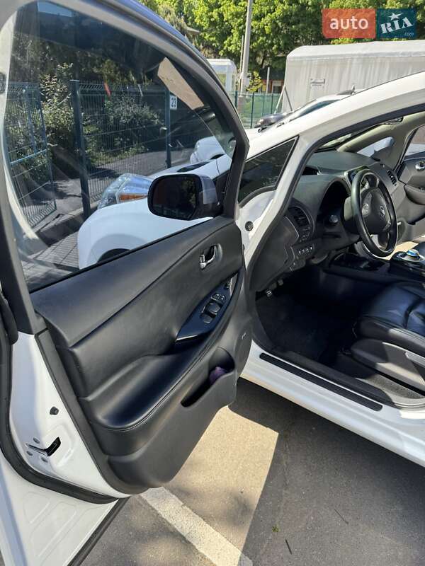 Хэтчбек Nissan Leaf 2016 в Одессе фото 60 Хэтчбек Nissan Leaf 2016 в Одессе