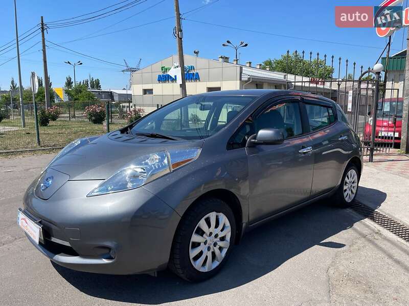 Хэтчбек Nissan Leaf 2016 в Николаеве