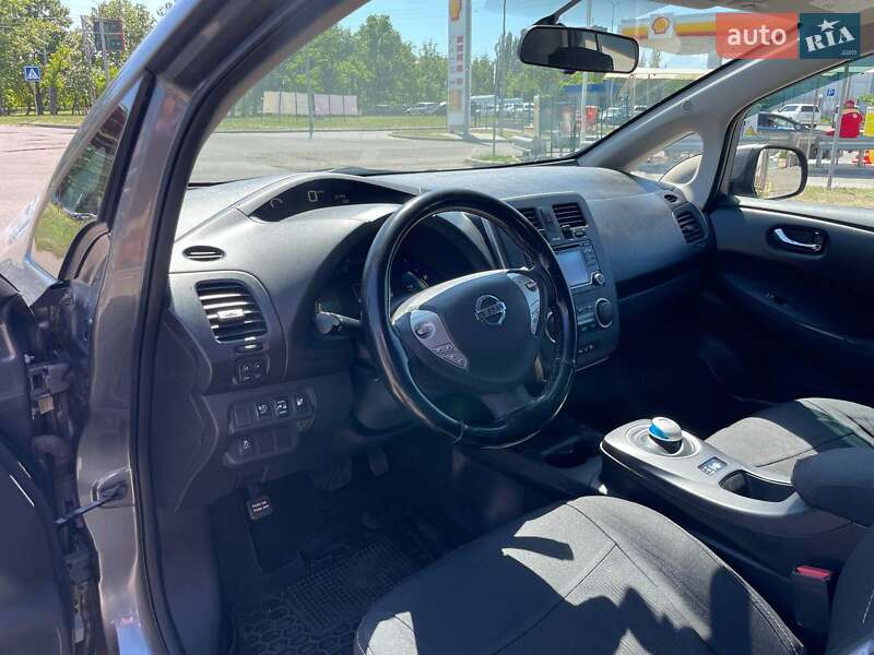 Хэтчбек Nissan Leaf 2016 в Николаеве