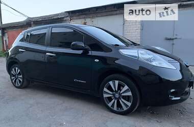 Хэтчбек Nissan Leaf 2014 в Днепре