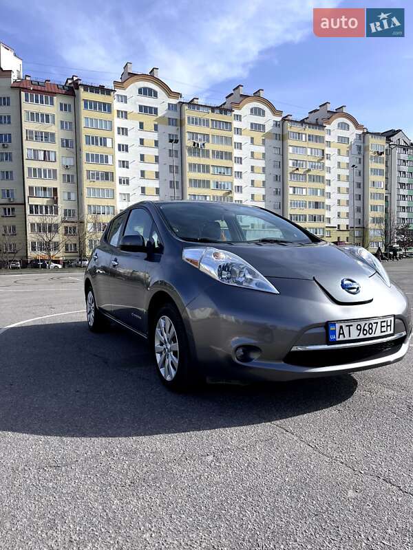 Хетчбек Nissan Leaf 2015 в Івано-Франківську