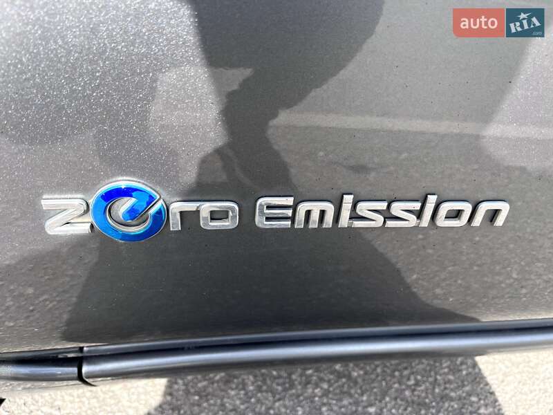 Хетчбек Nissan Leaf 2015 в Івано-Франківську