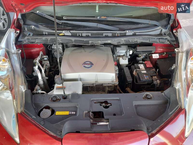 Хэтчбек Nissan Leaf 2015 в Тернополе фото 4 Хэтчбек Nissan Leaf 2015 в Тернополе
