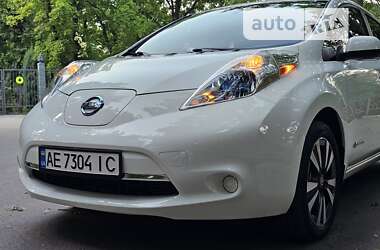 Хэтчбек Nissan Leaf 2013 в Днепре