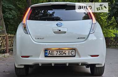 Хэтчбек Nissan Leaf 2013 в Днепре