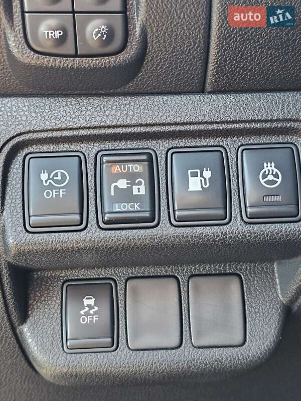 Хетчбек Nissan Leaf 2013 в Дніпрі