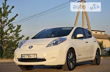 Хэтчбек Nissan Leaf 2013 в Днепре