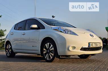 Хэтчбек Nissan Leaf 2013 в Днепре