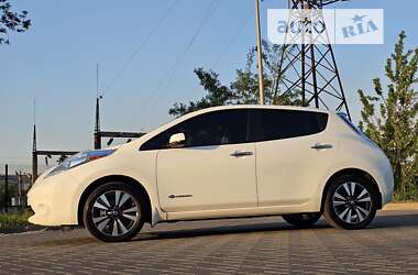 Хэтчбек Nissan Leaf 2013 в Днепре