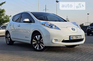 Хэтчбек Nissan Leaf 2013 в Днепре