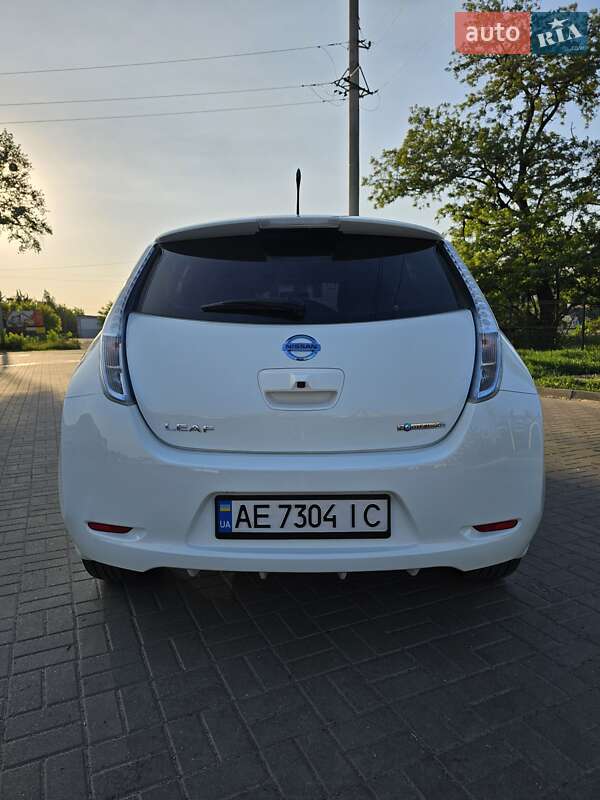 Хетчбек Nissan Leaf 2013 в Дніпрі