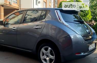 Хетчбек Nissan Leaf 2015 в Києві