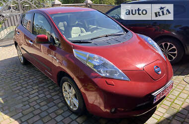 Хетчбек Nissan Leaf 2012 в Чернівцях