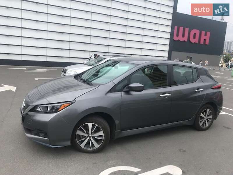 Хэтчбек Nissan Leaf 2021 в Киеве