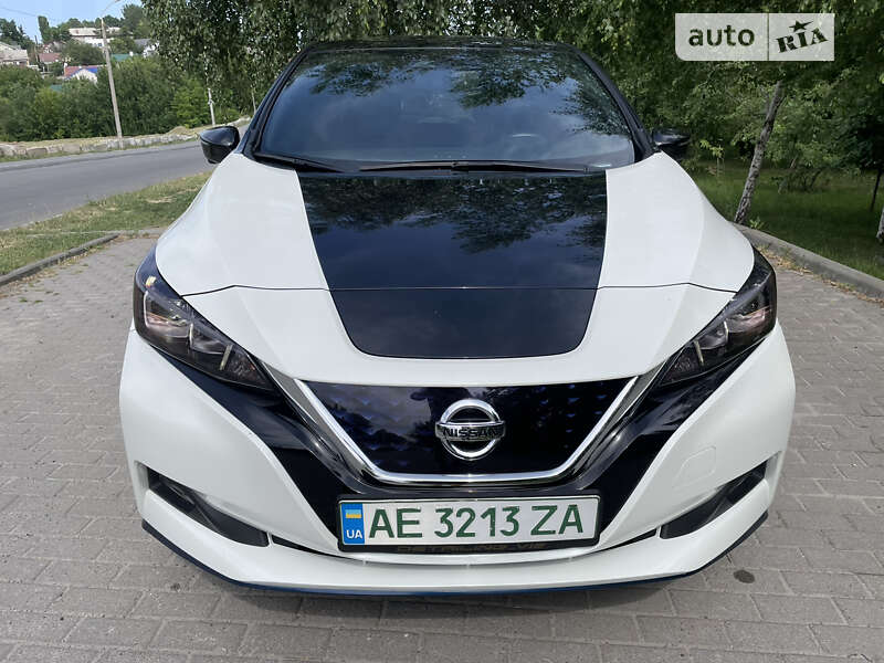 Хэтчбек Nissan Leaf 2019 в Киеве