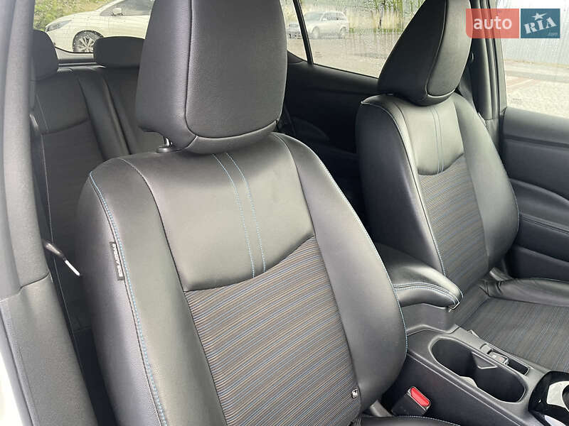 Хетчбек Nissan Leaf 2018 в Павлограді