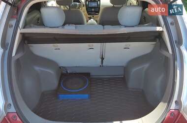 Хэтчбек Nissan Leaf 2013 в 