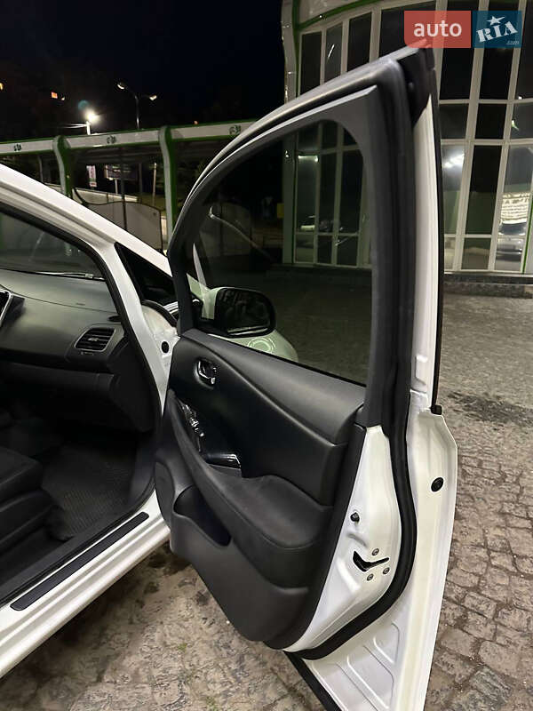 Хэтчбек Nissan Leaf 2014 в Хмельницком фото 25 Хэтчбек Nissan Leaf 2014 в Хмельницком