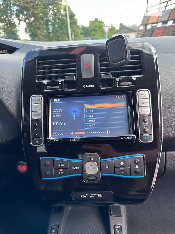 Хэтчбек Nissan Leaf 2013 в Киеве