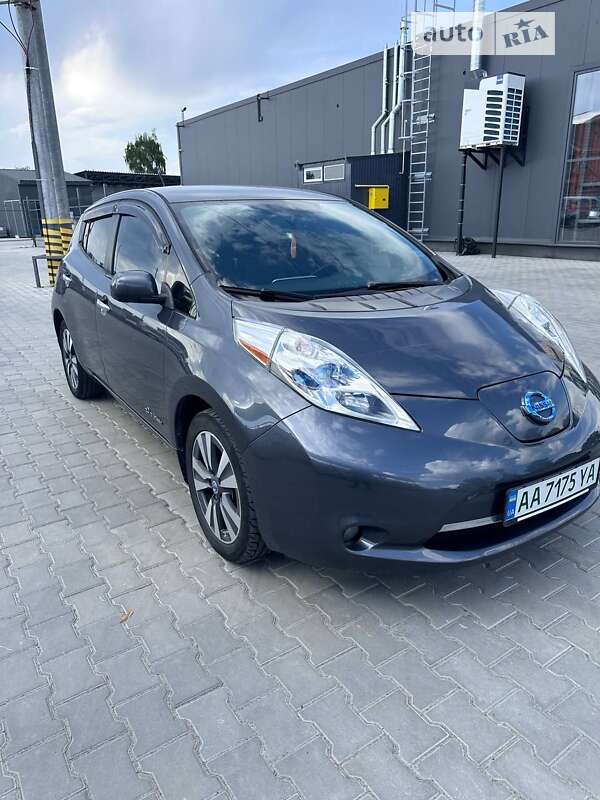 Хэтчбек Nissan Leaf 2013 в Киеве