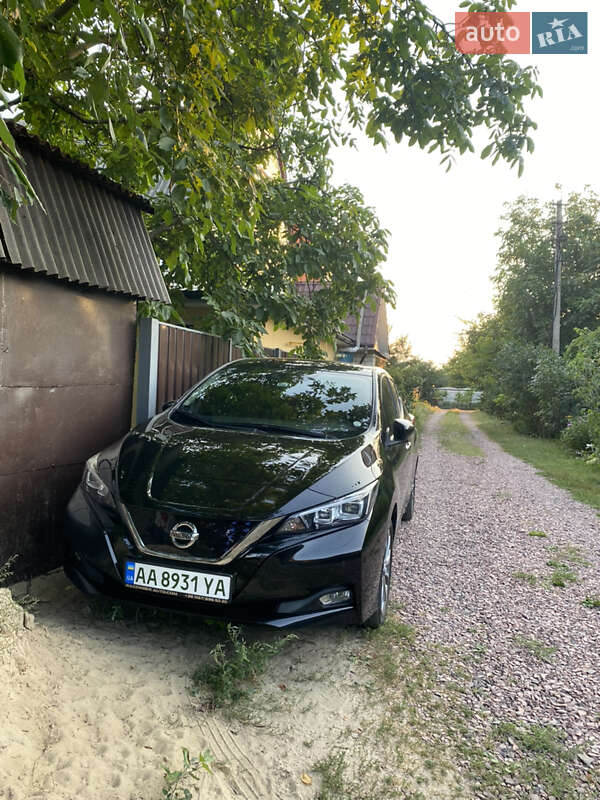 Хетчбек Nissan Leaf 2018 в Києві