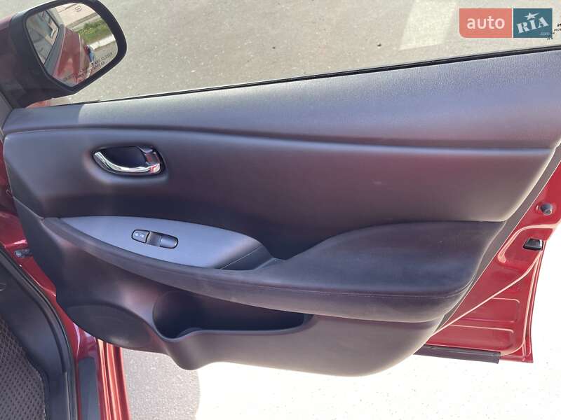 Хэтчбек Nissan Leaf 2014 в Полтаве