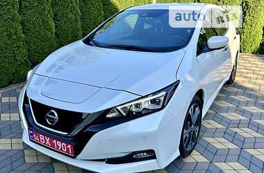 Хэтчбек Nissan Leaf 2022 в Самборе