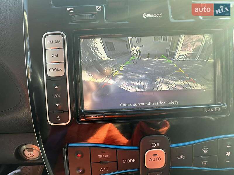 Хэтчбек Nissan Leaf 2014 в Полонном