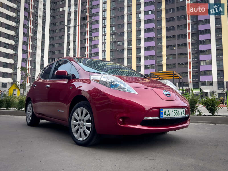 Хетчбек Nissan Leaf 2014 в Києві