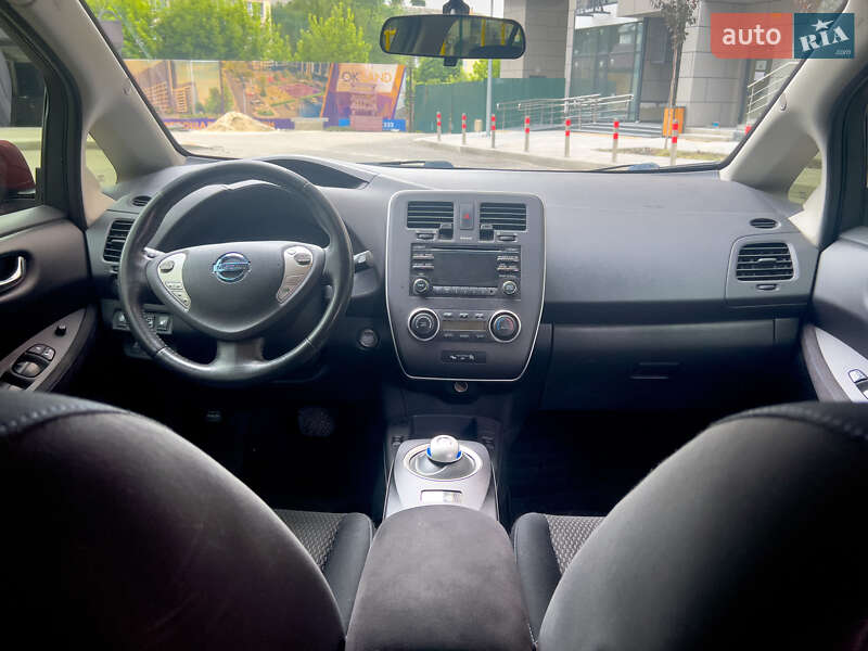 Хетчбек Nissan Leaf 2014 в Києві