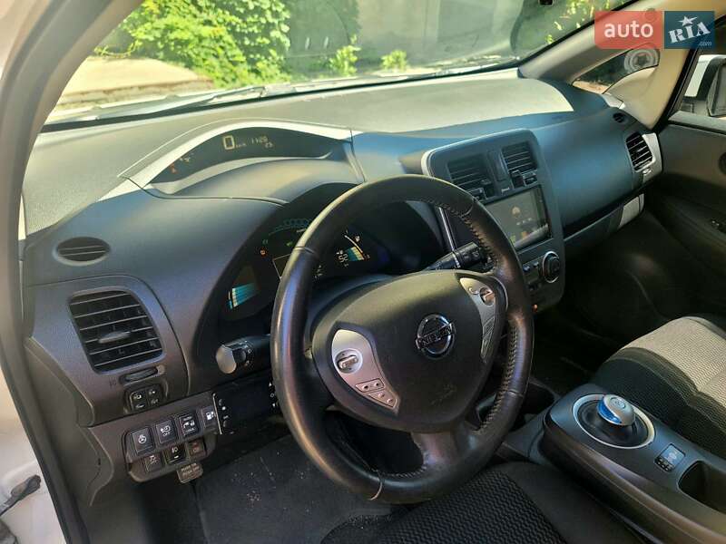 Хетчбек Nissan Leaf 2015 в Одесі