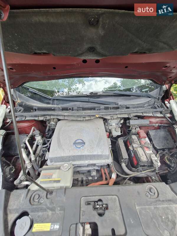 Хэтчбек Nissan Leaf 2014 в Черкассах фото 16 Хэтчбек Nissan Leaf 2014 в Черкассах