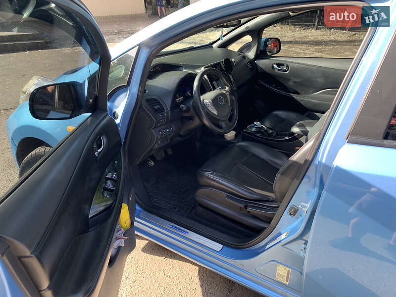 Хэтчбек Nissan Leaf 2013 в Одессе