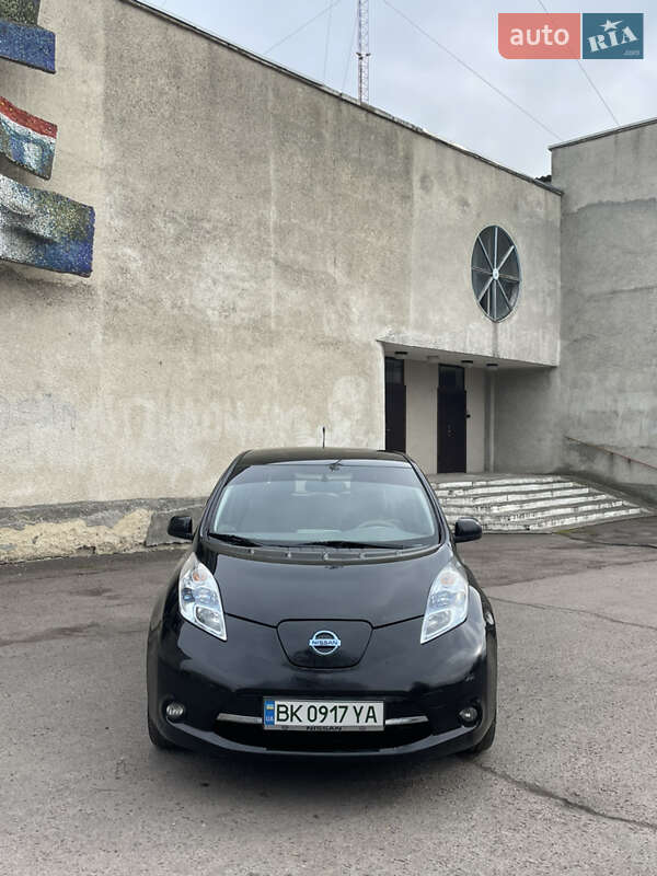 Хетчбек Nissan Leaf 2011 в Рівному