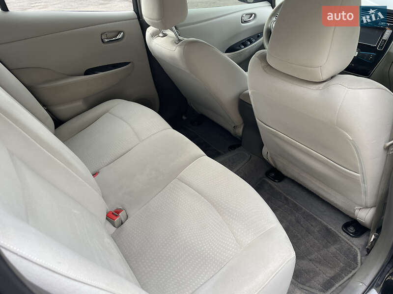 Хетчбек Nissan Leaf 2011 в Рівному